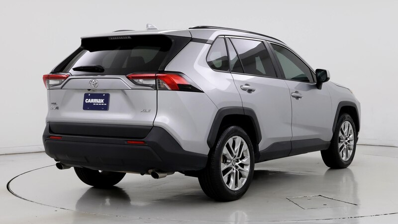 2020 Toyota RAV4 XLE Premium 8