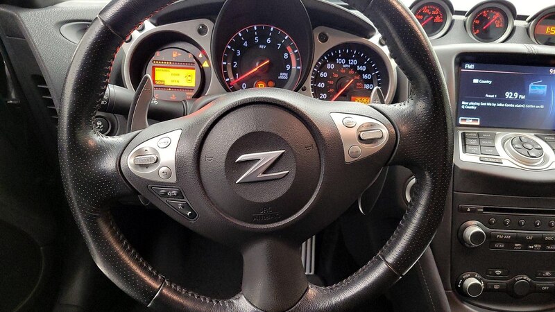 2015 Nissan Z Sport 10