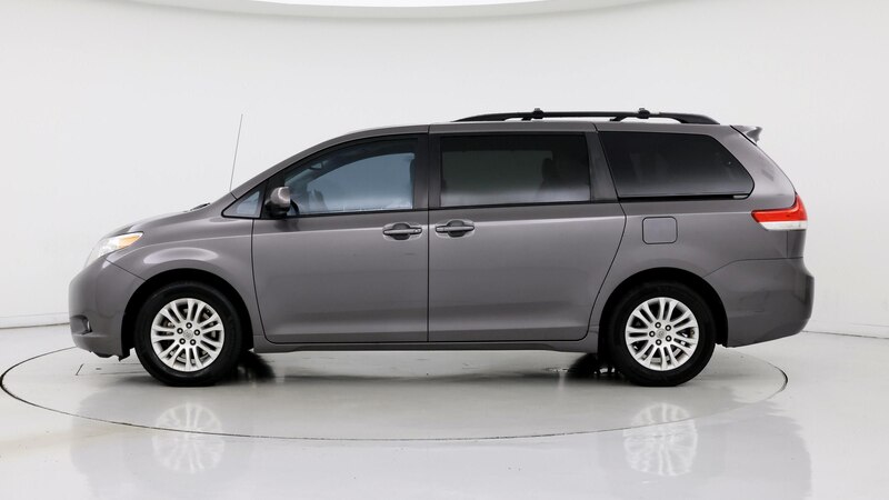 2014 Toyota Sienna XLE 3