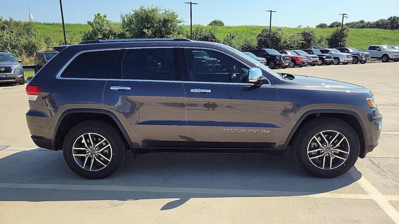 2021 Jeep Grand Cherokee Limited Edition 4