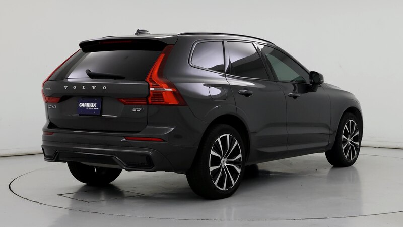 2023 Volvo XC60 B5 Plus 8