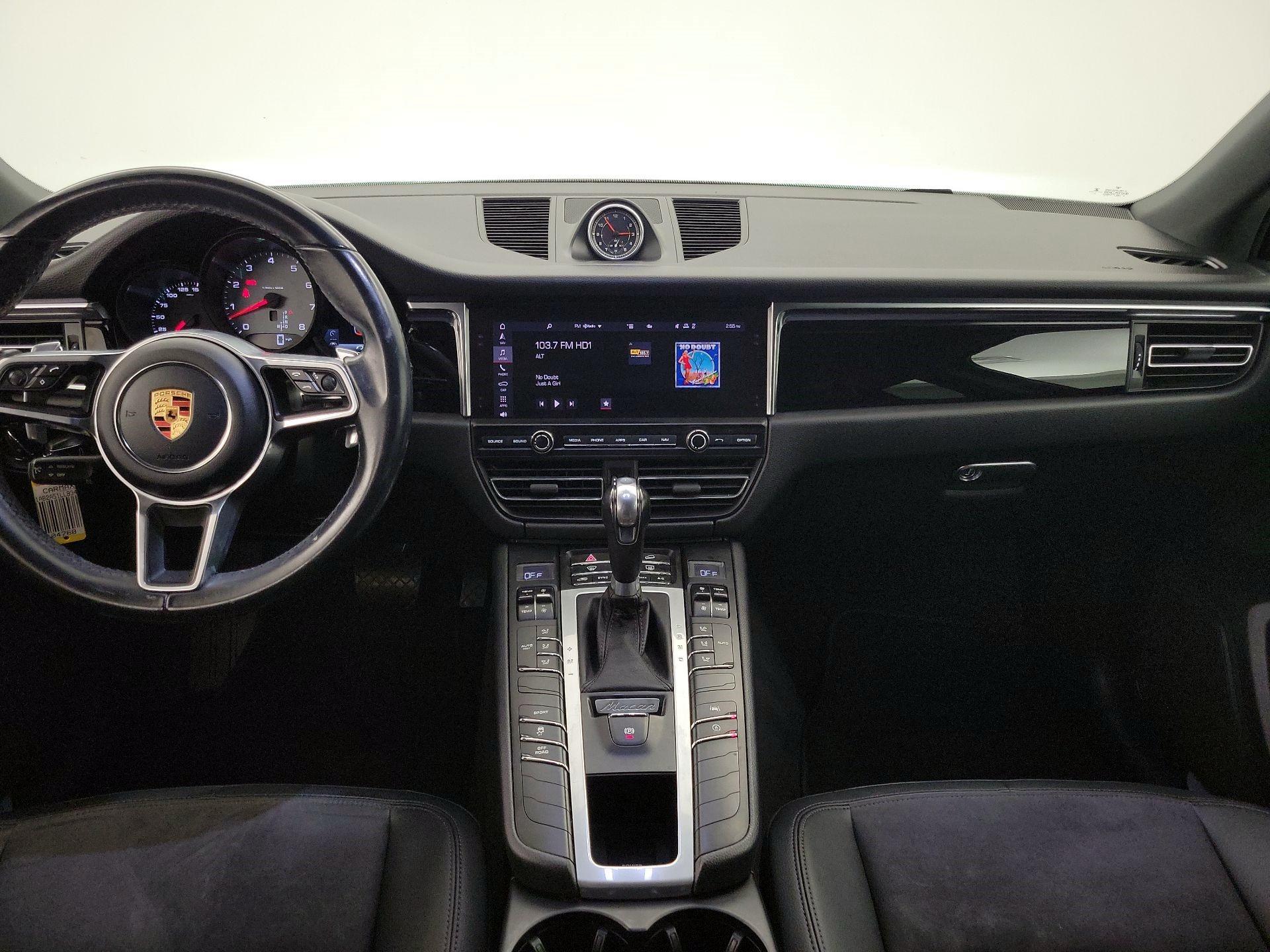 Thumbnail: 2020 Porsche Macan - 9
