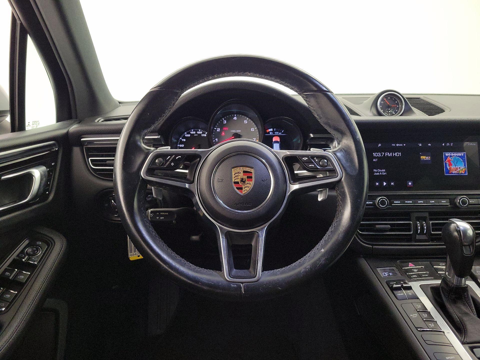 Thumbnail: 2020 Porsche Macan - 10