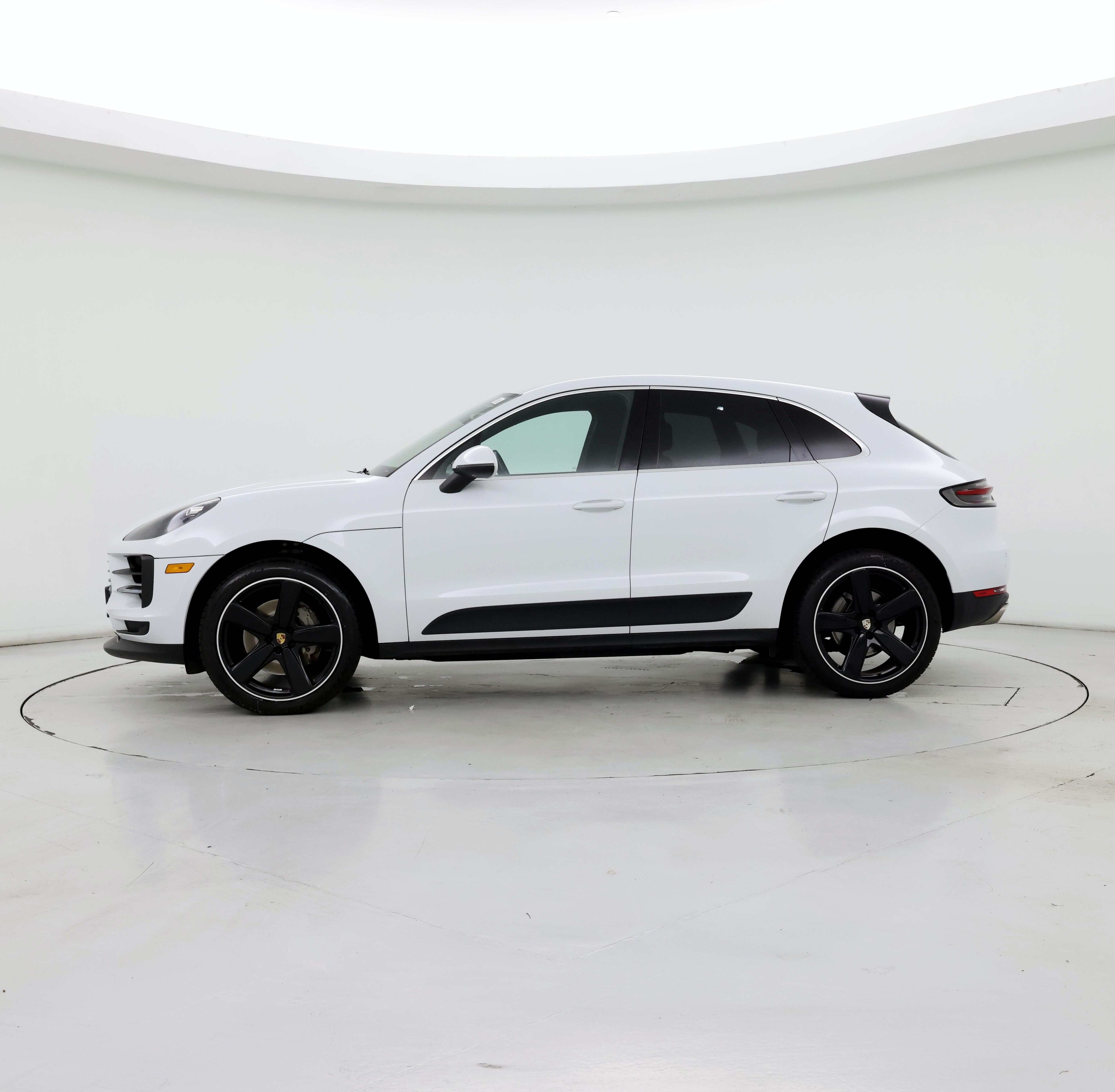 Thumbnail: 2020 Porsche Macan - 3