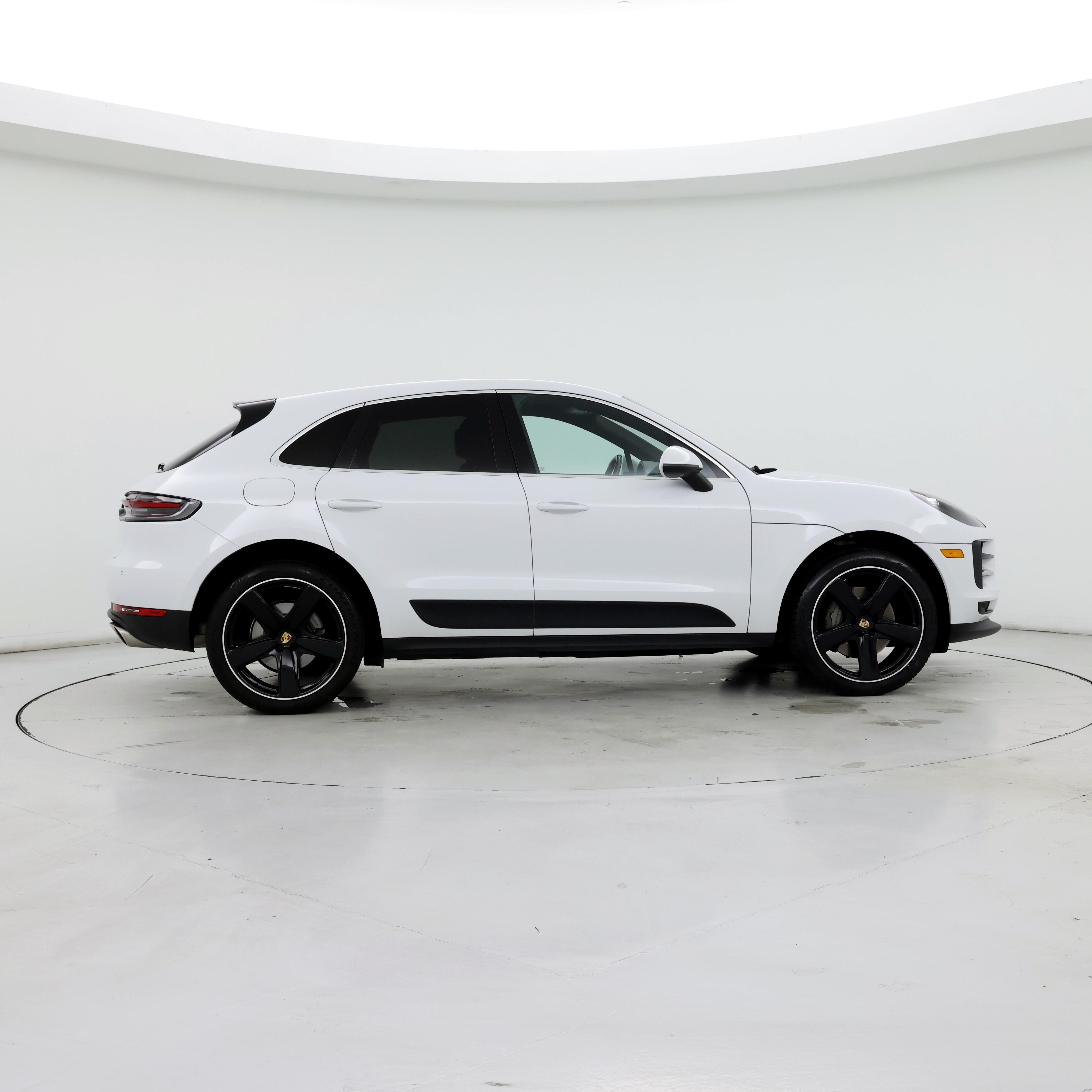 Thumbnail: 2020 Porsche Macan - 7