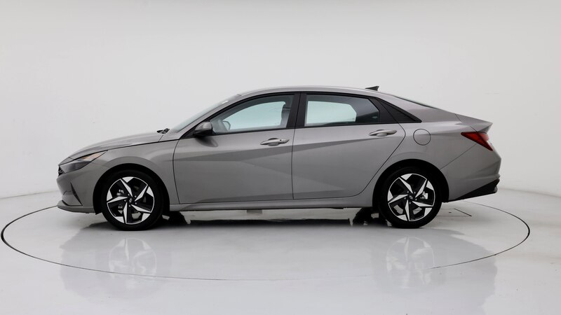 2023 Hyundai Elantra SEL 3