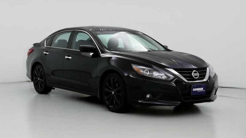 2017 Nissan Altima SR Hero Image