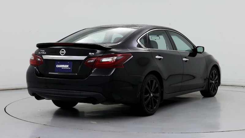 2017 Nissan Altima SR 8