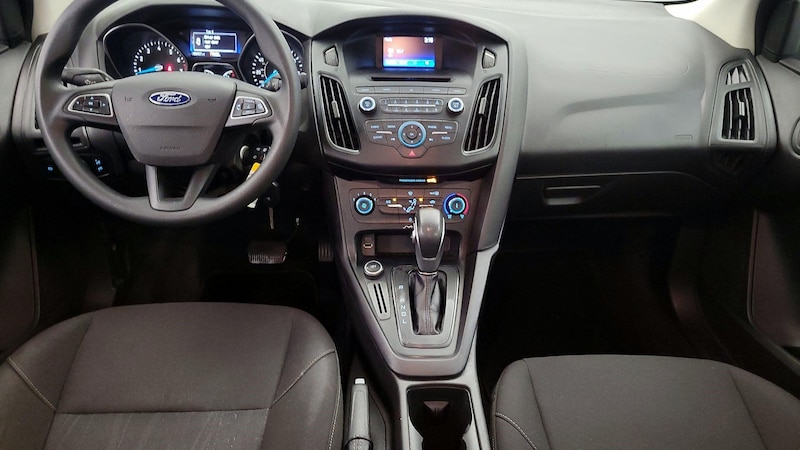 2015 Ford Focus S 9