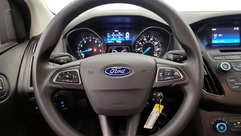 2015 Ford Focus S 10