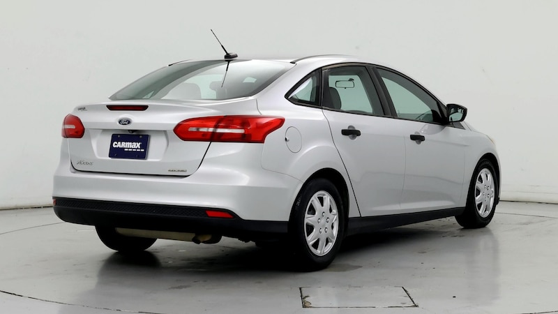 2015 Ford Focus S 8