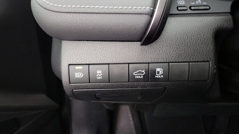2020 Toyota Camry XSE 13