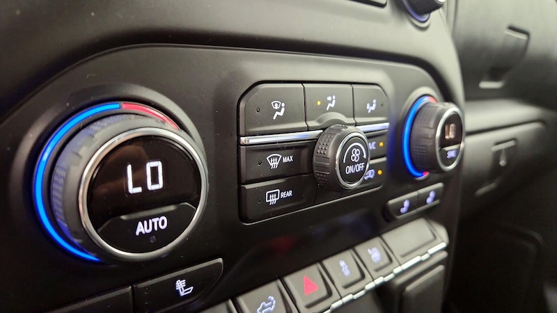 2019 Chevrolet Silverado 1500 RST 16