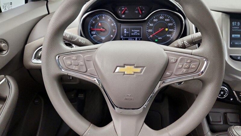 2018 Chevrolet Cruze LT 10