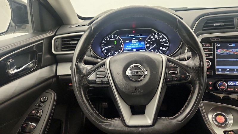 2017 Nissan Maxima SV 10