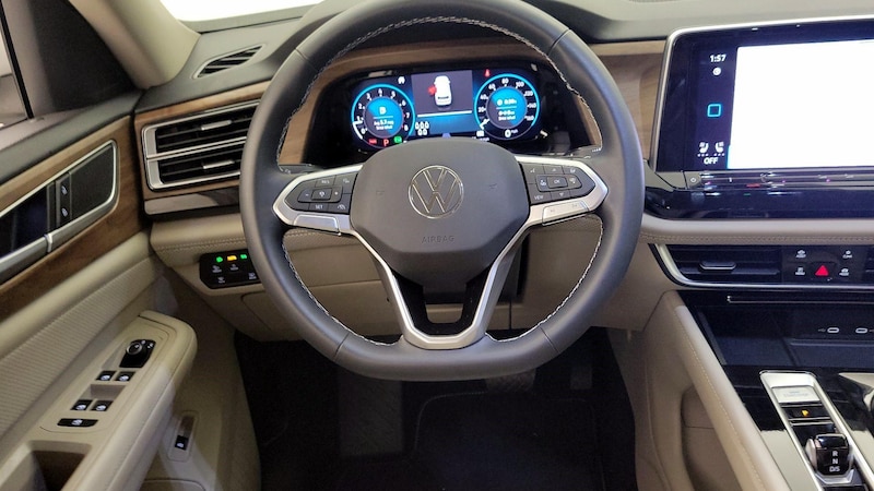 2024 Volkswagen Atlas SE 10