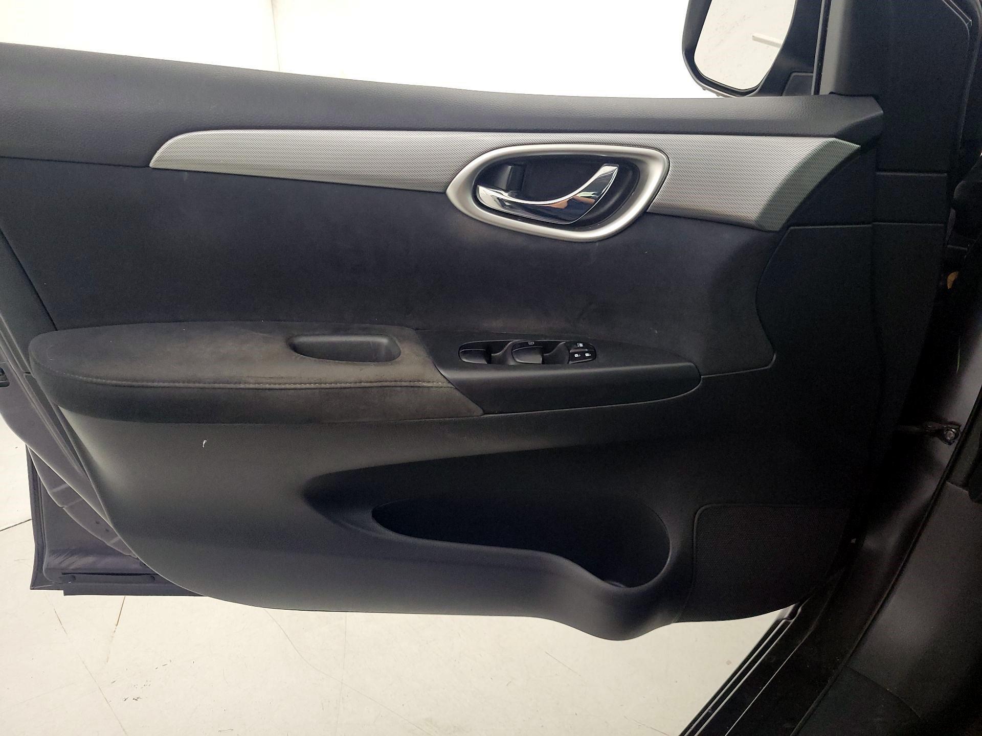 Thumbnail: 2013 Nissan Sentra - 12