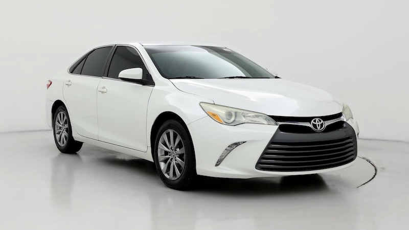 2016 Toyota Camry XLE Hero Image