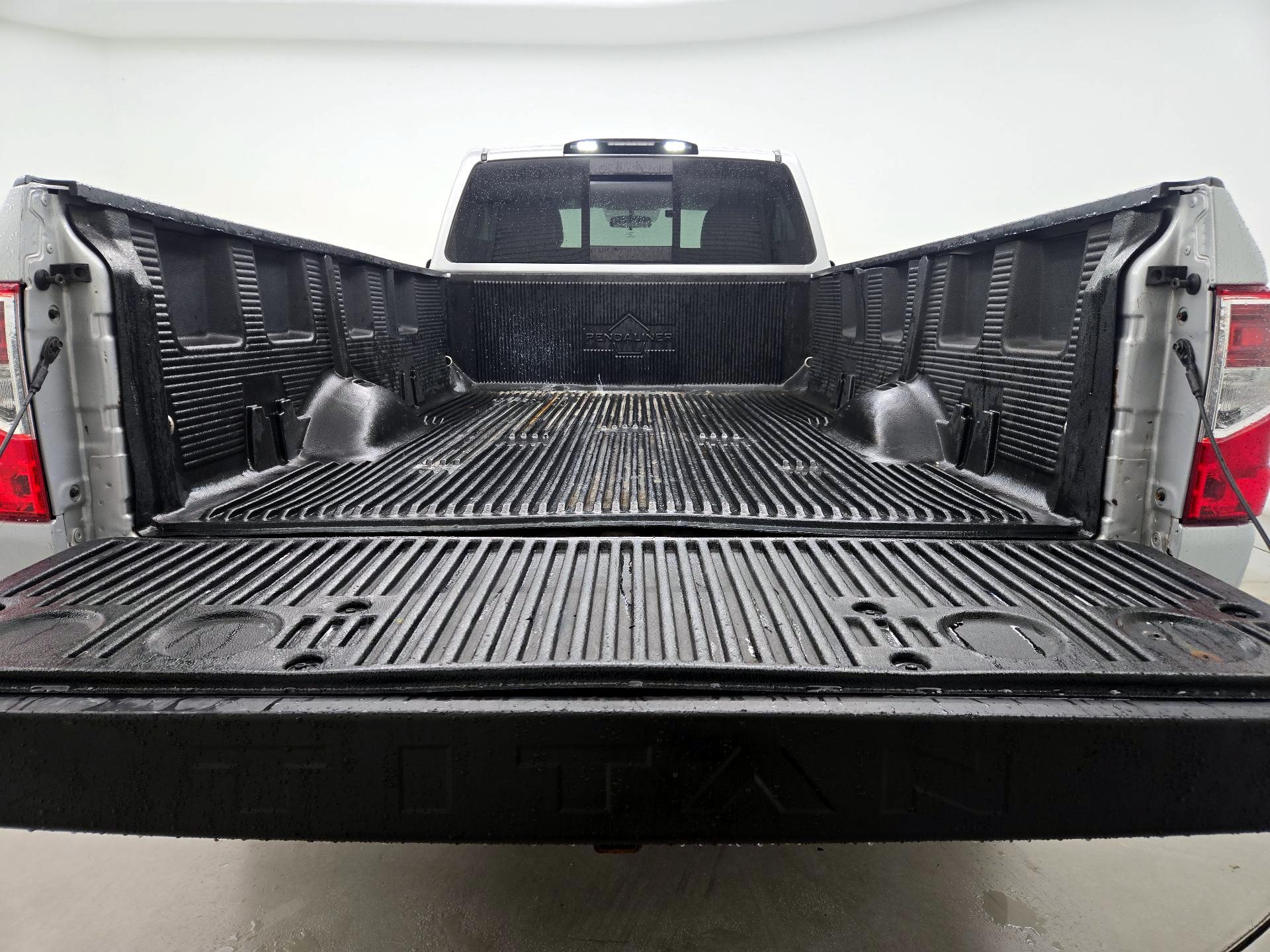 Thumbnail: 2017 Nissan Titan - 18
