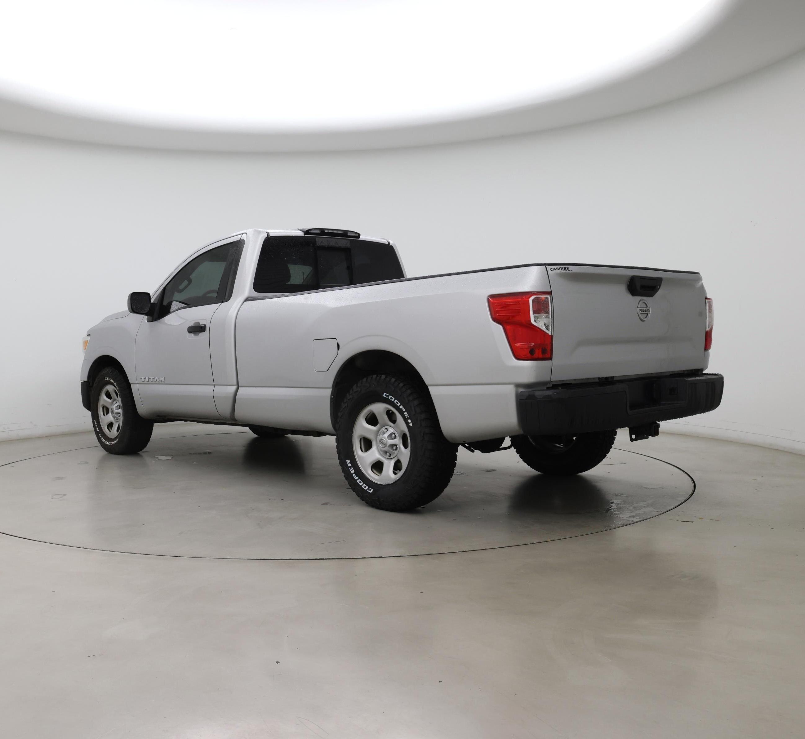Thumbnail: 2017 Nissan Titan - 2