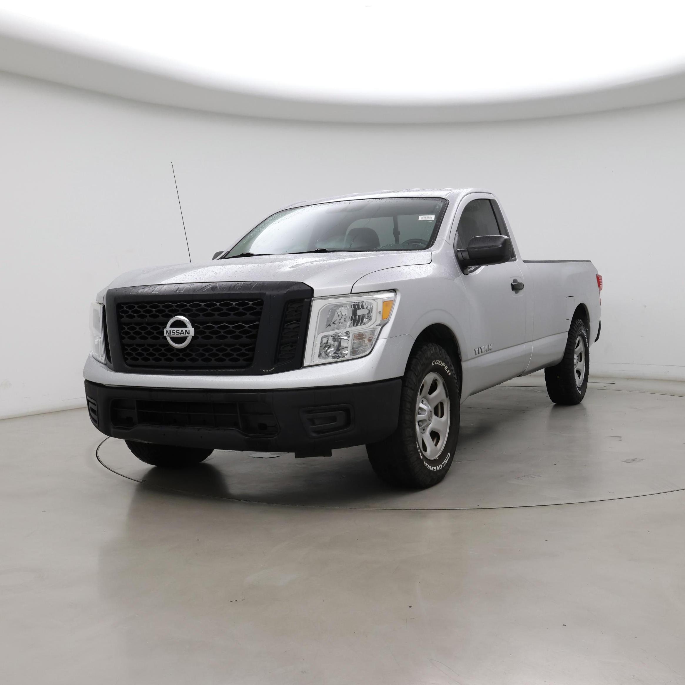 Thumbnail: 2017 Nissan Titan - 4