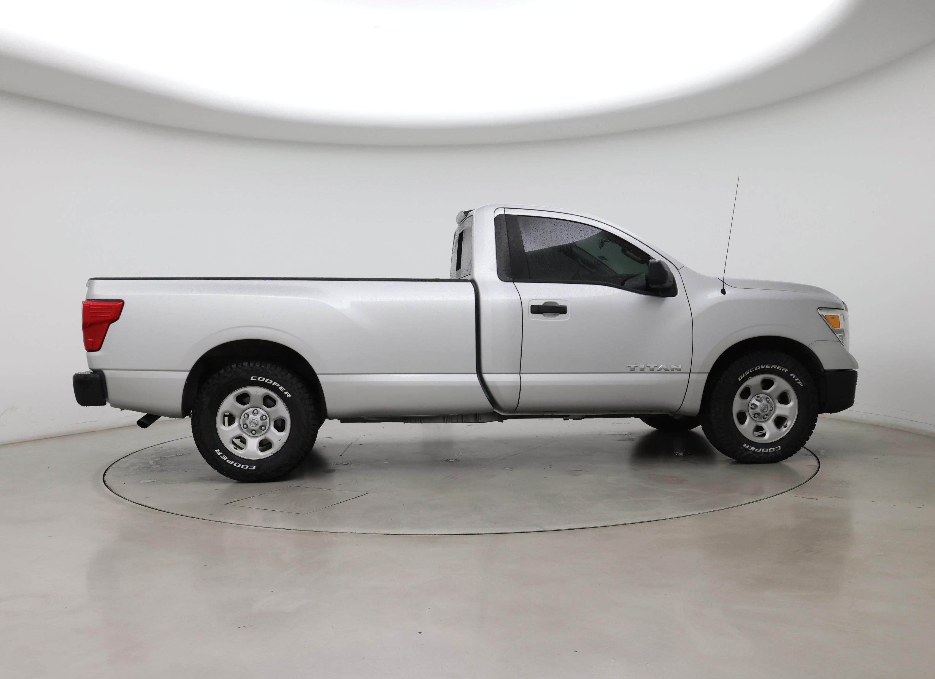 Thumbnail: 2017 Nissan Titan - 7