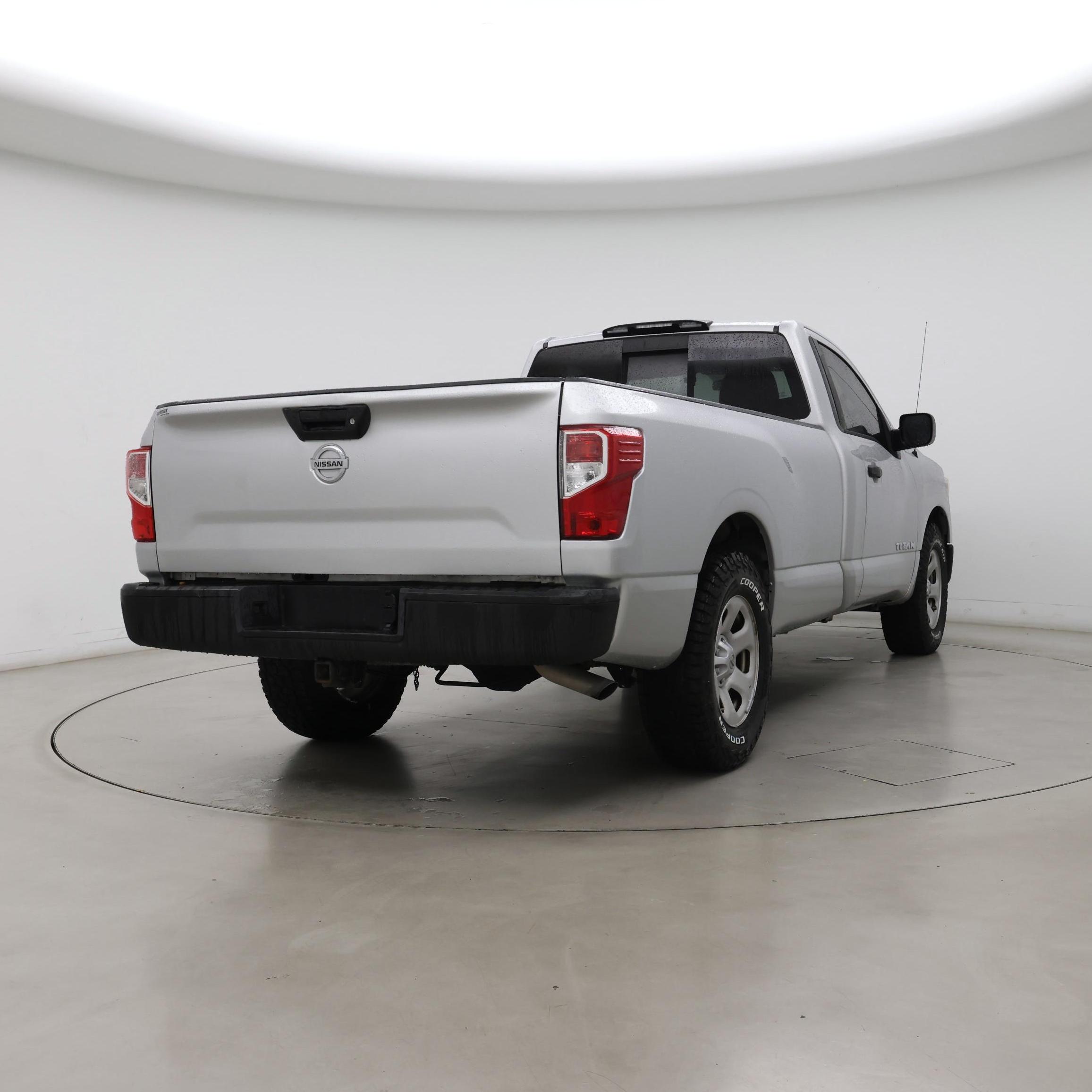 Thumbnail: 2017 Nissan Titan - 8