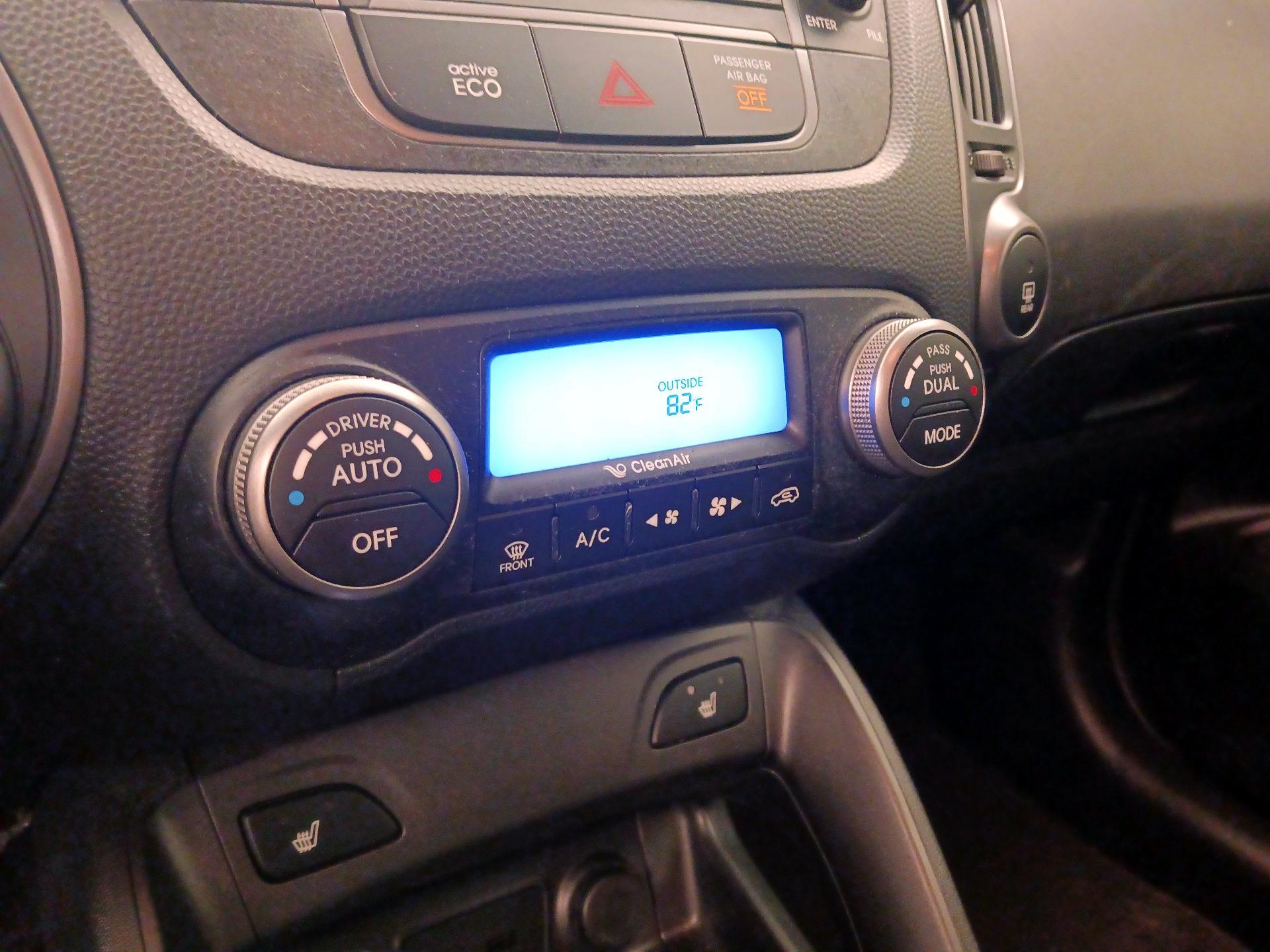 Thumbnail: 2014 Hyundai Tucson - 16