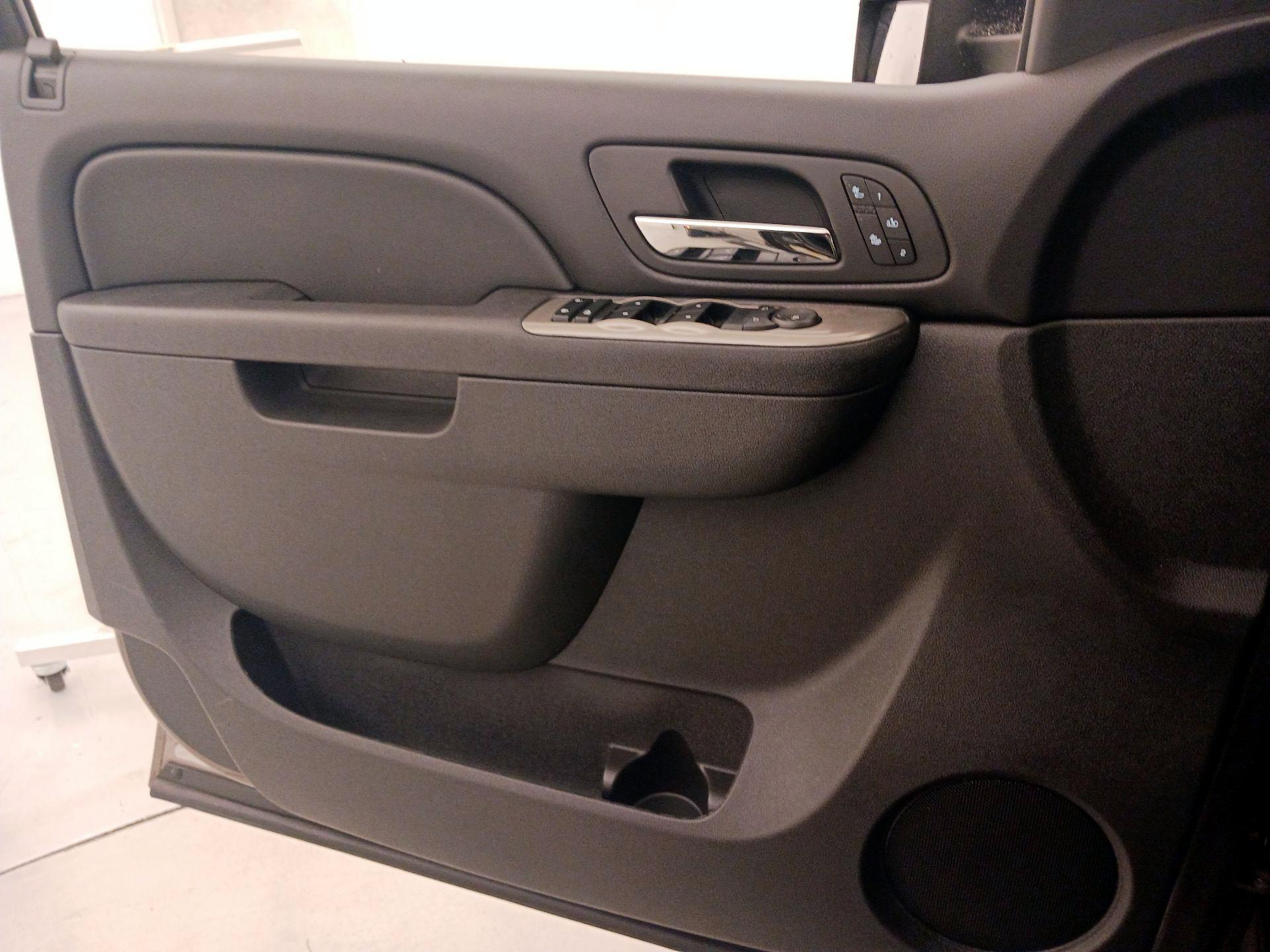 Thumbnail: 2013 Chevrolet Silverado 3500 - 12