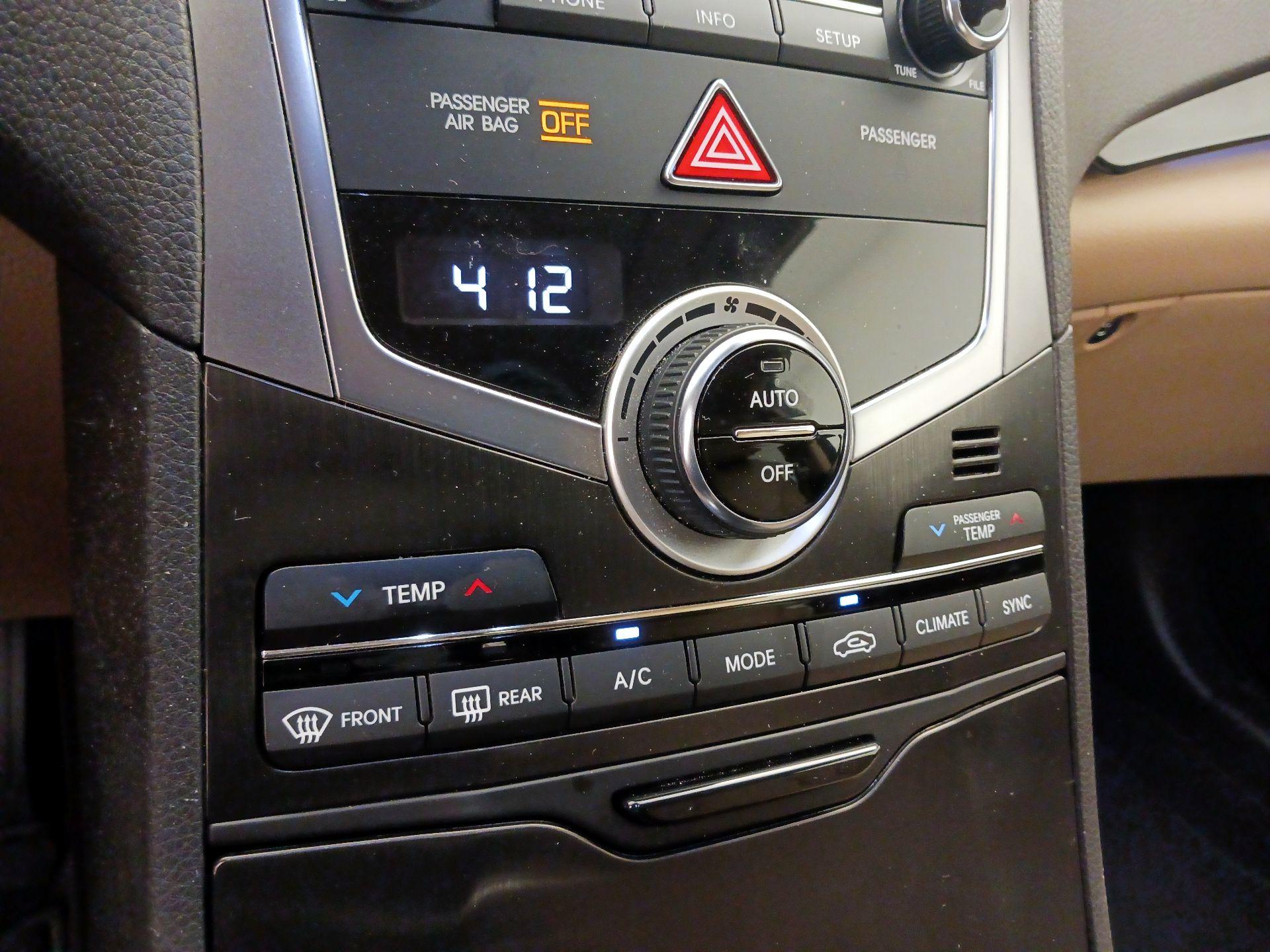 Thumbnail: 2015 Hyundai Azera - 17