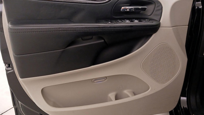 2018 Dodge Grand Caravan SE 12