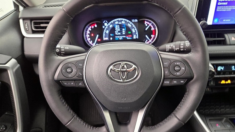 2023 Toyota RAV4 XLE 10