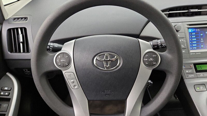 2013 Toyota Prius Four 10