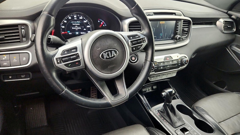 2016 Kia Sorento L 9