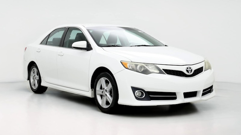 2014 Toyota Camry SE Hero Image