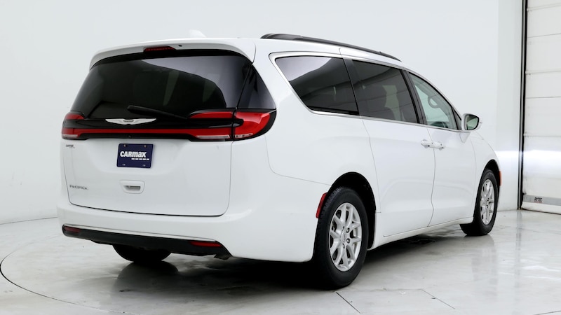 2022 Chrysler Pacifica Touring L 8