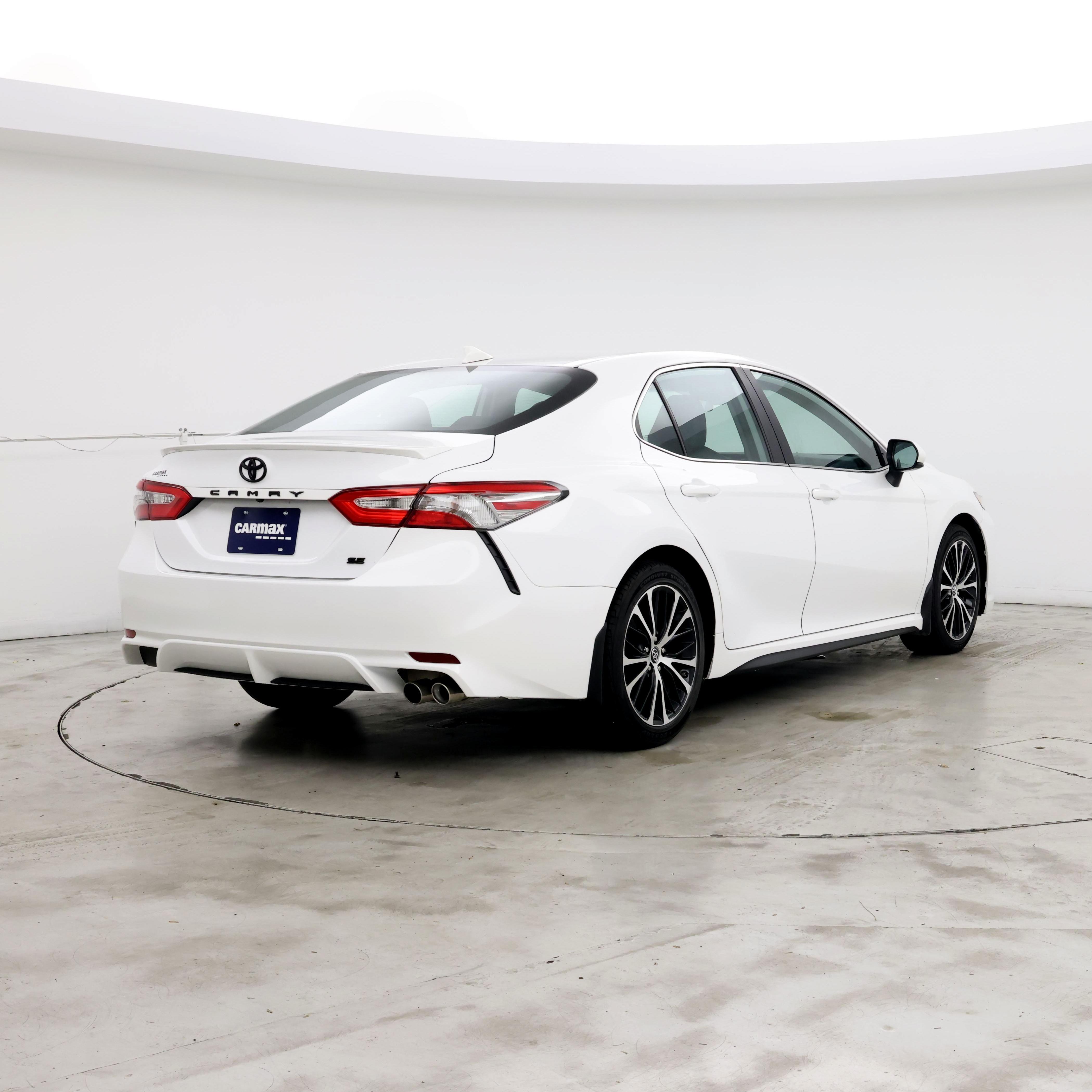 Thumbnail: 2019 Toyota Camry - 8