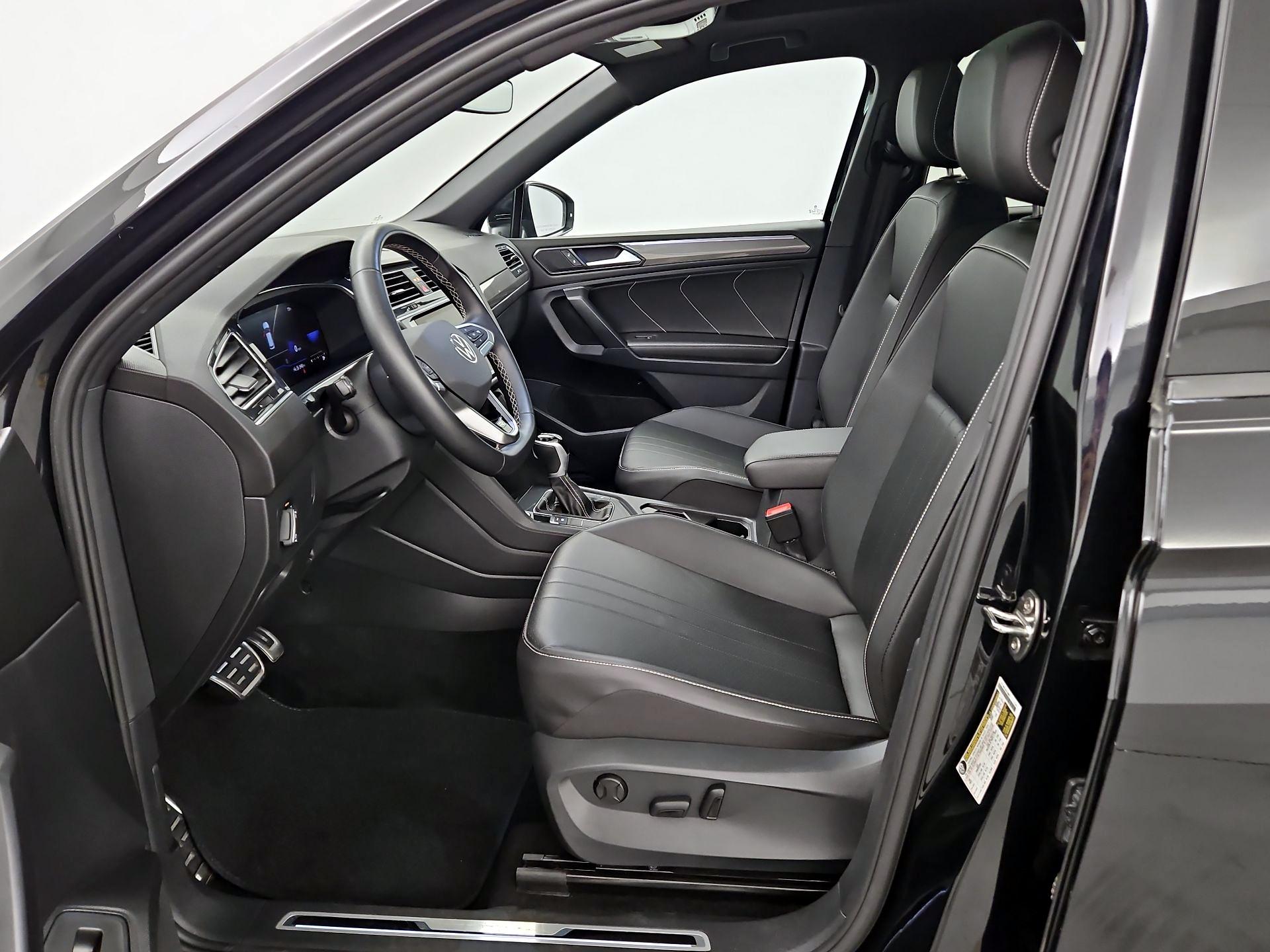 Thumbnail: 2023 Volkswagen Tiguan - 11