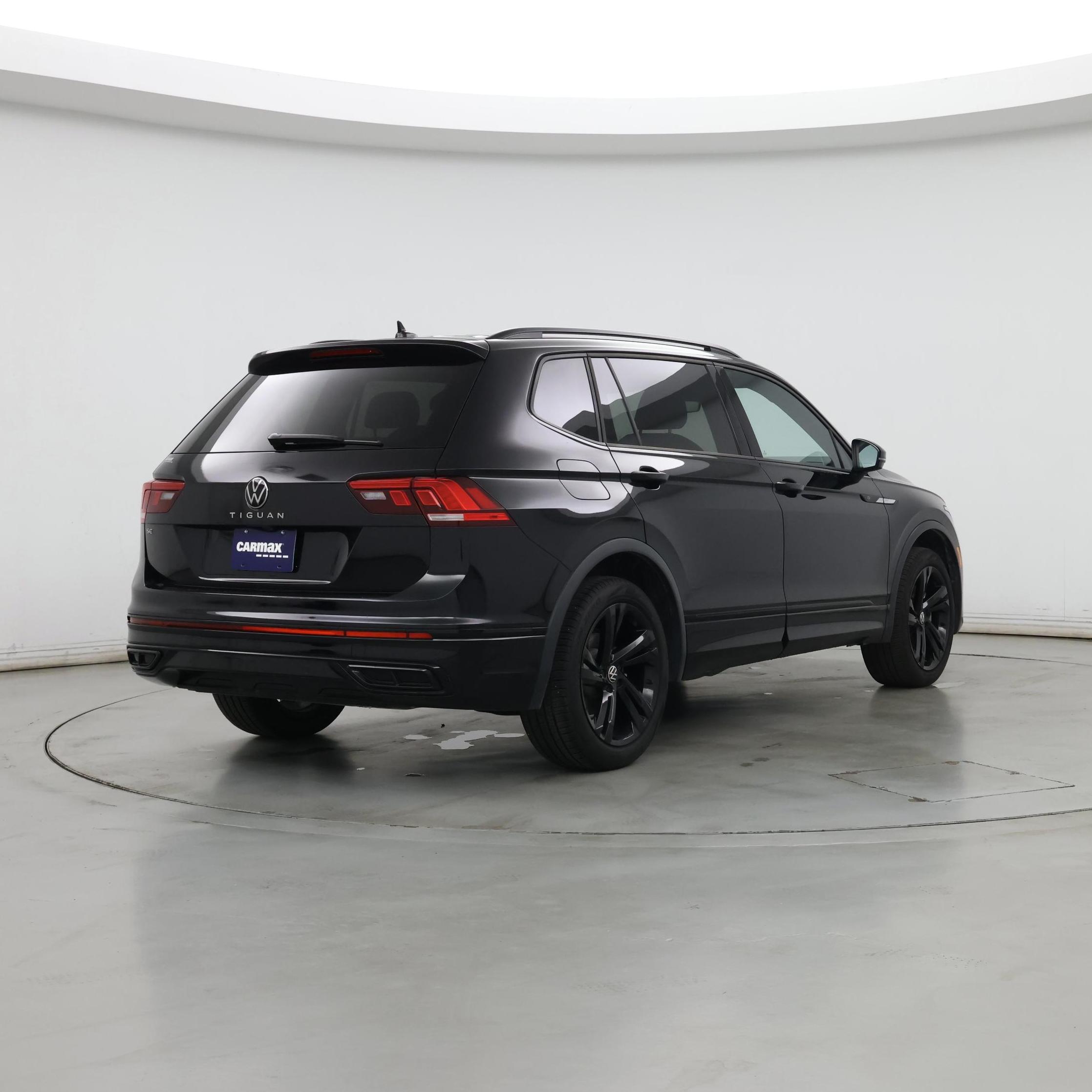 Thumbnail: 2023 Volkswagen Tiguan - 8
