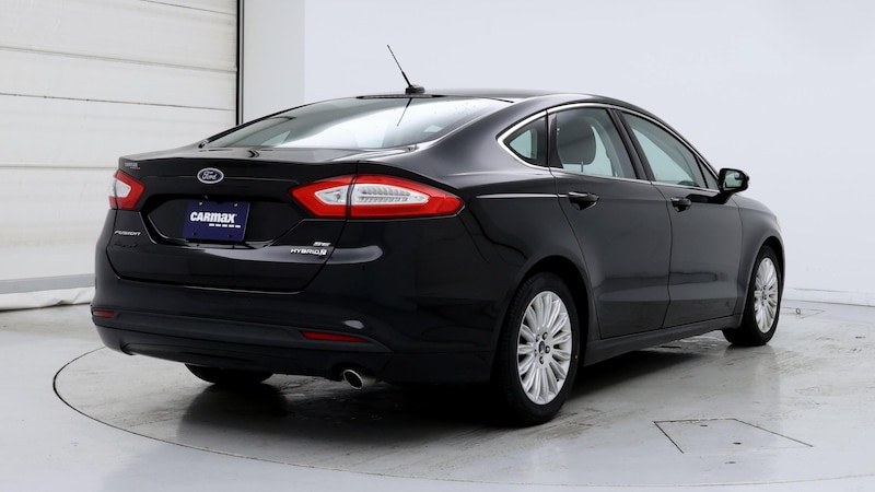 2016 Ford Fusion SE 8