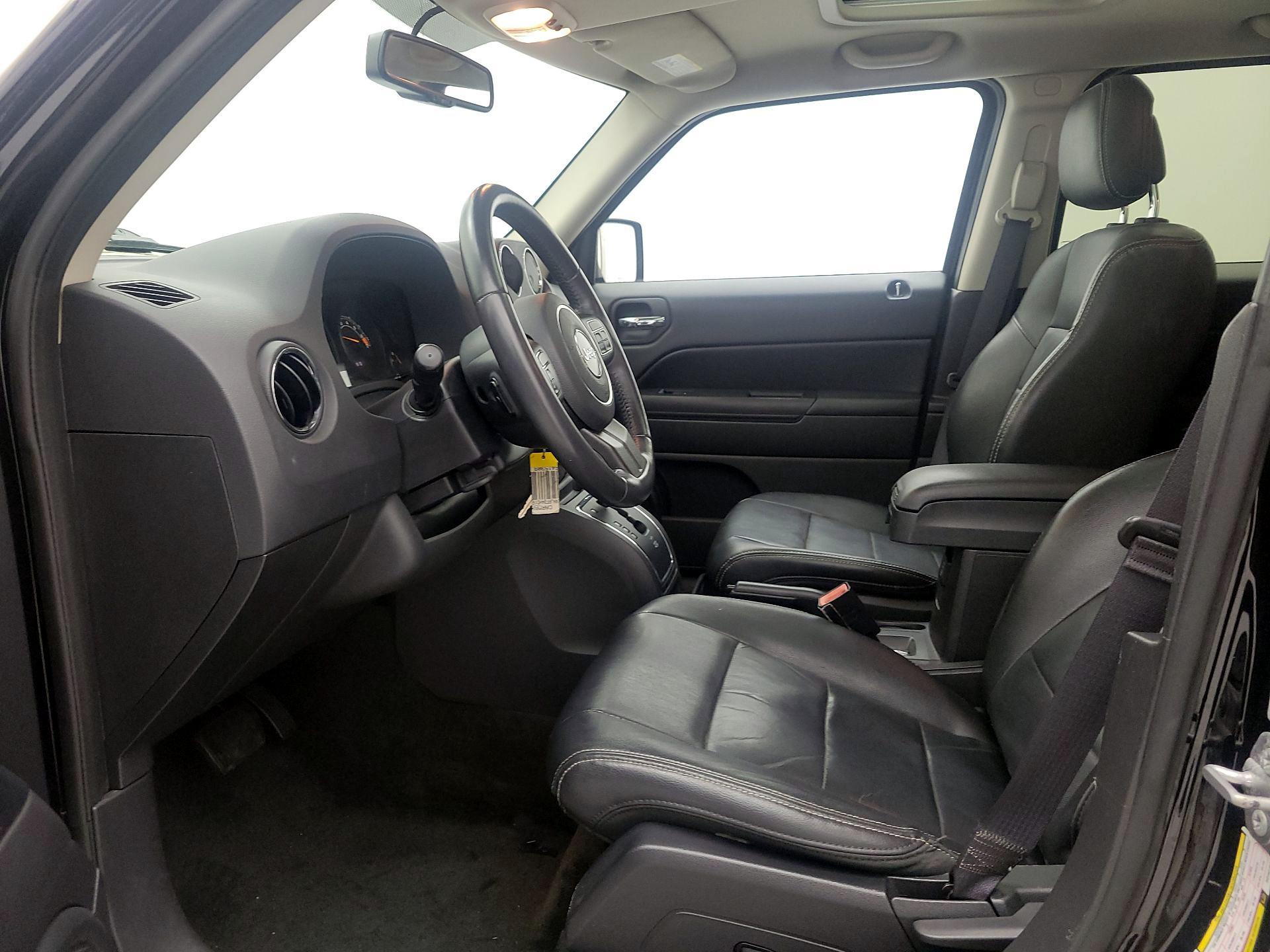 Thumbnail: 2017 Jeep Patriot - 11