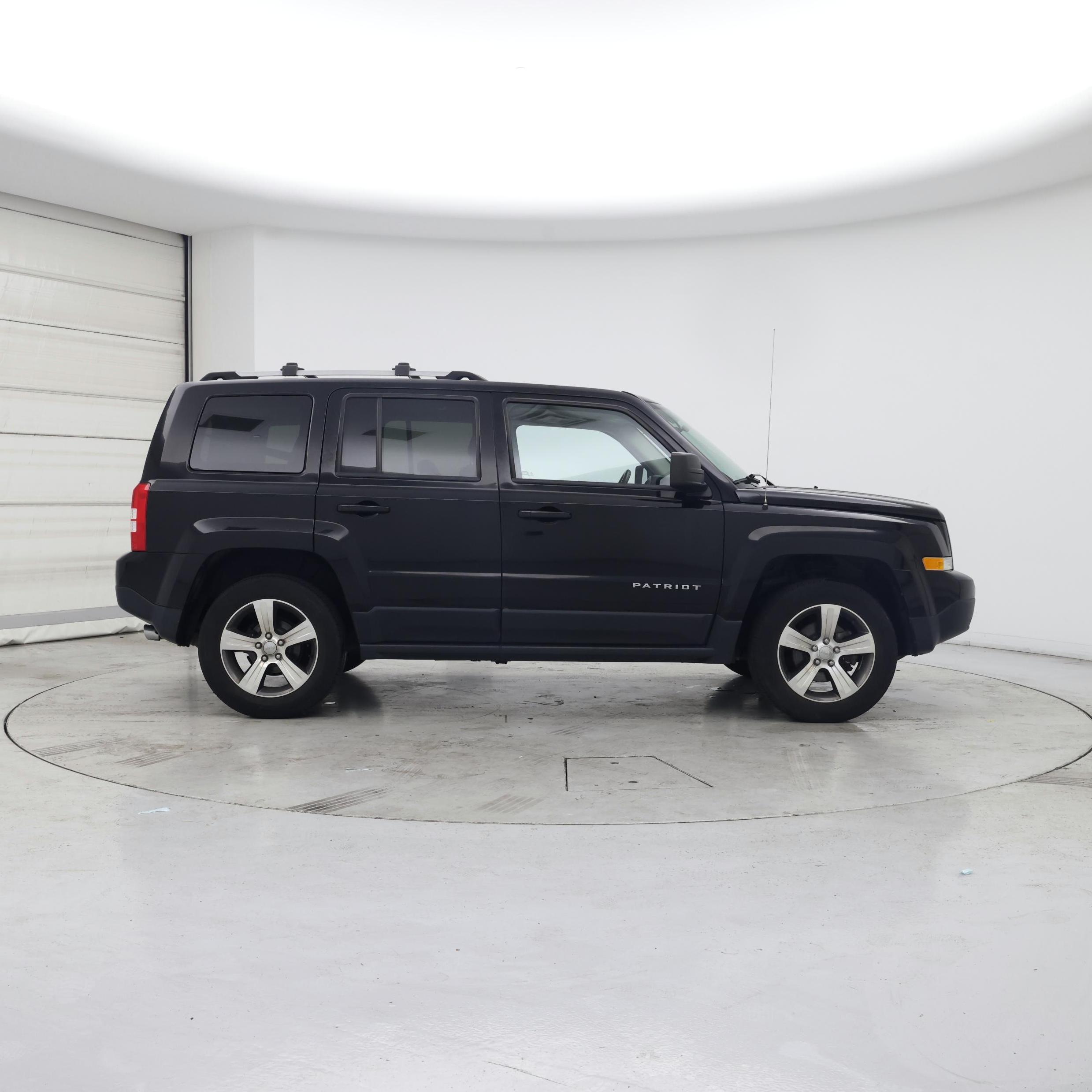 Thumbnail: 2017 Jeep Patriot - 7