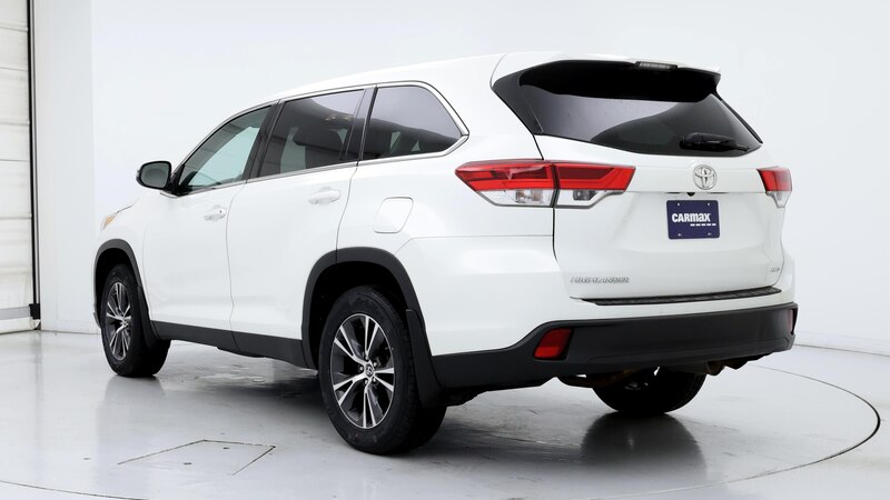 2019 Toyota Highlander LE 2