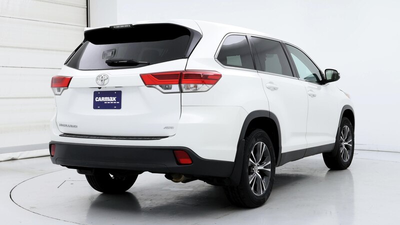 2019 Toyota Highlander LE 8