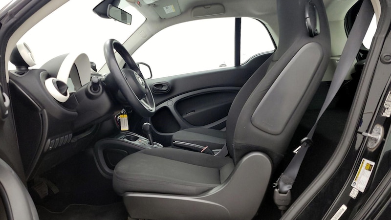 2016 smart fortwo Pure 11