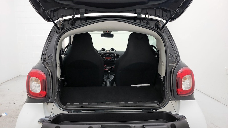 2016 smart fortwo Pure 18