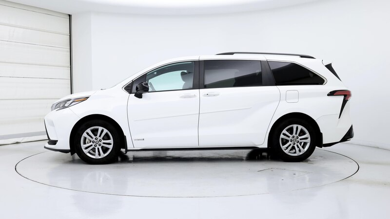 2021 Toyota Sienna XSE 3