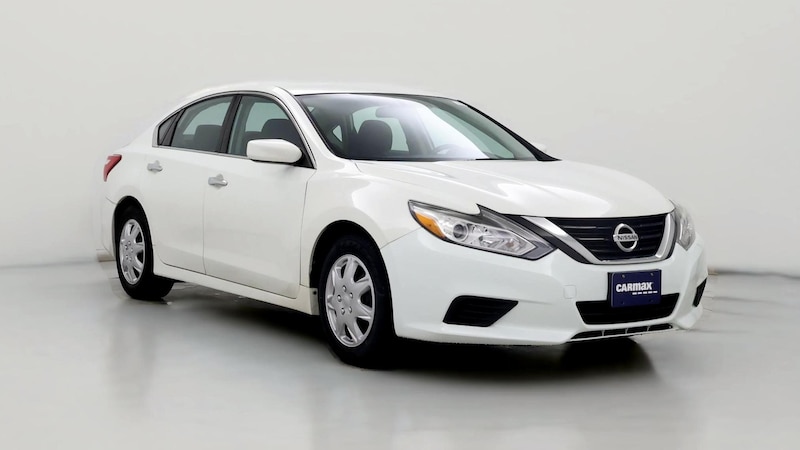 2017 Nissan Altima S Hero Image