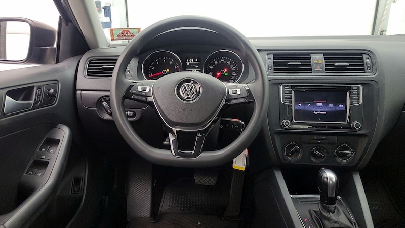 2016 Volkswagen Jetta S 10