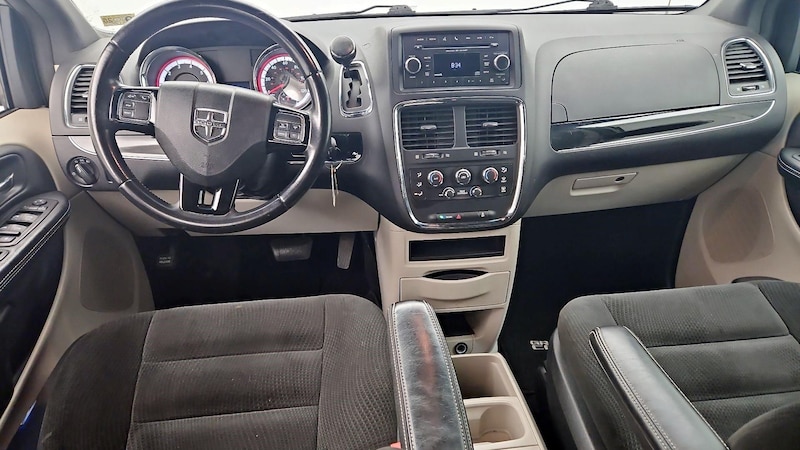 2016 Dodge Grand Caravan SE 9